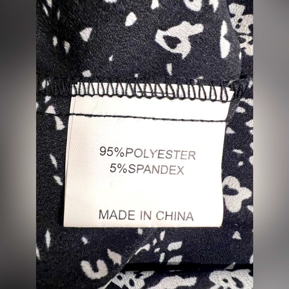 Women’s V-Neck Polyester Dress - Black & White - 1X - Picture 10 of 12